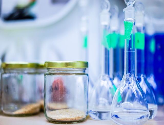 Décoration - Ustensiles de laboratoire propriété industrielle